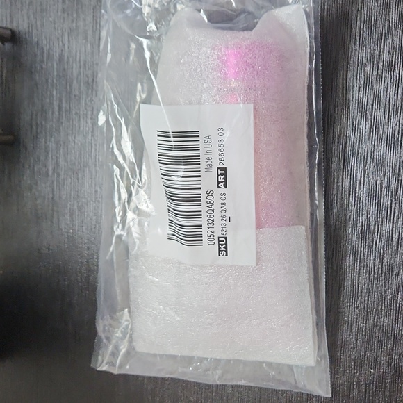 Victoria's Secret Limited Edition Fuchsia Fantasy Body Lotion - Picture 2 of 4